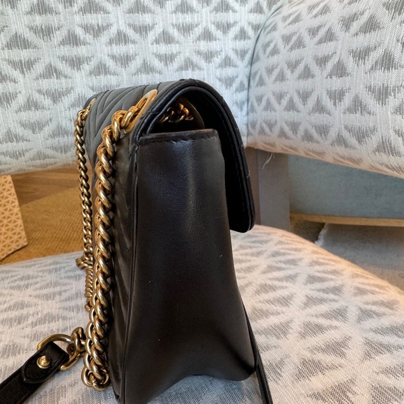 COPY - Gucci GG MARMONT SMALL SHOULDER BAG - Picture 5 of 8